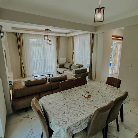 Lakepark Villa
